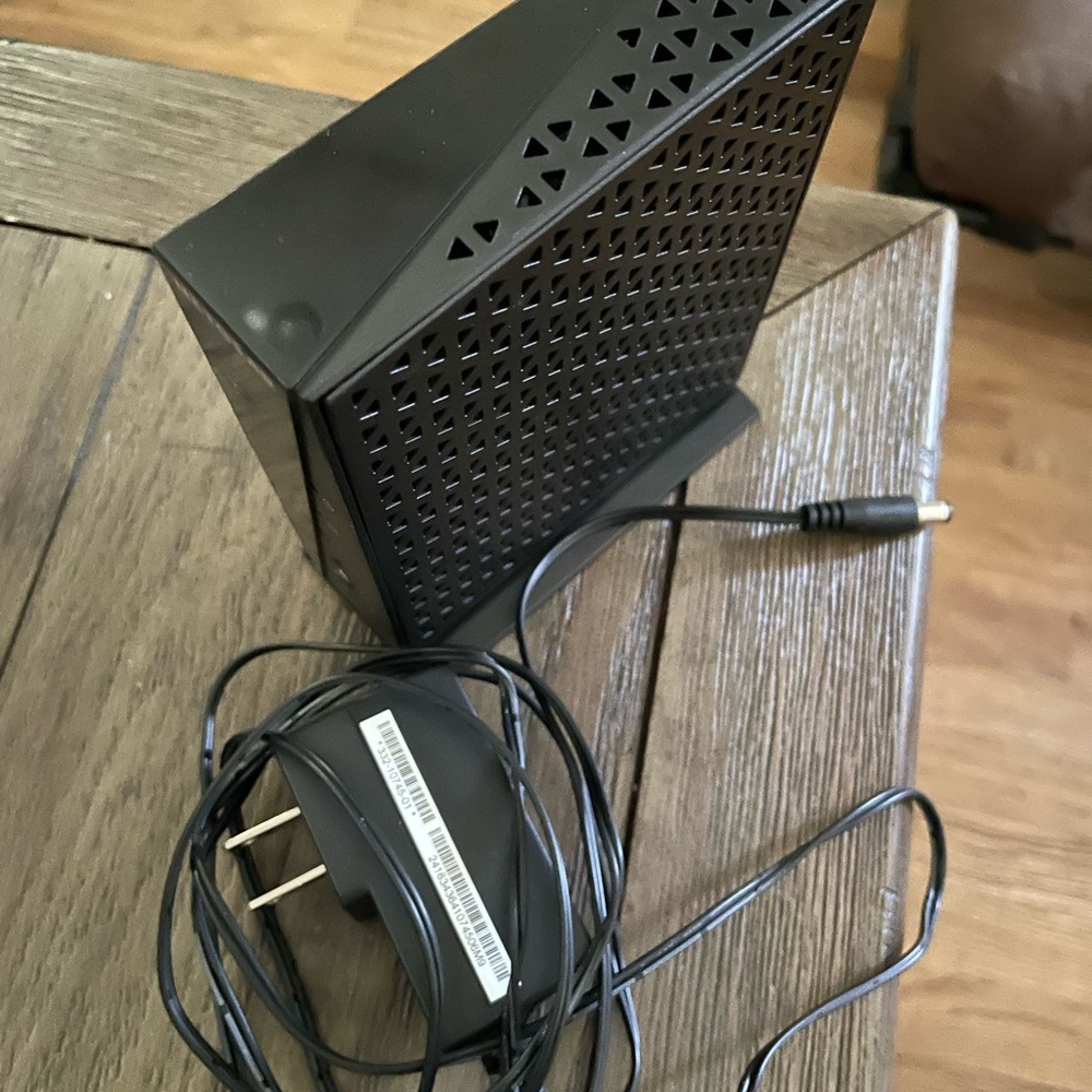 Netgear Router N300 WiFi Router - Picture 3 of 3